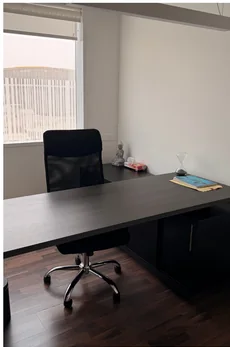 Sala de juntas y oficina